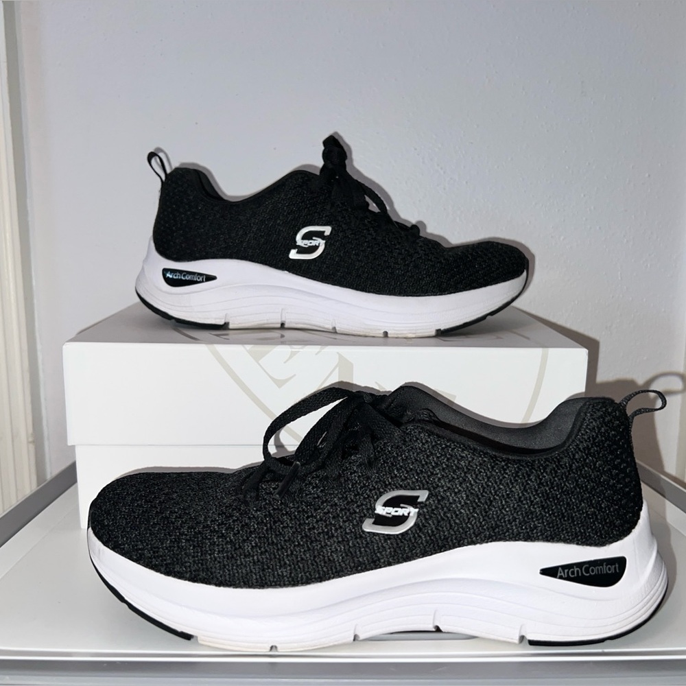 Women’s Black S Sport by Skechers Arch Comfort Sneakers Size 6.5